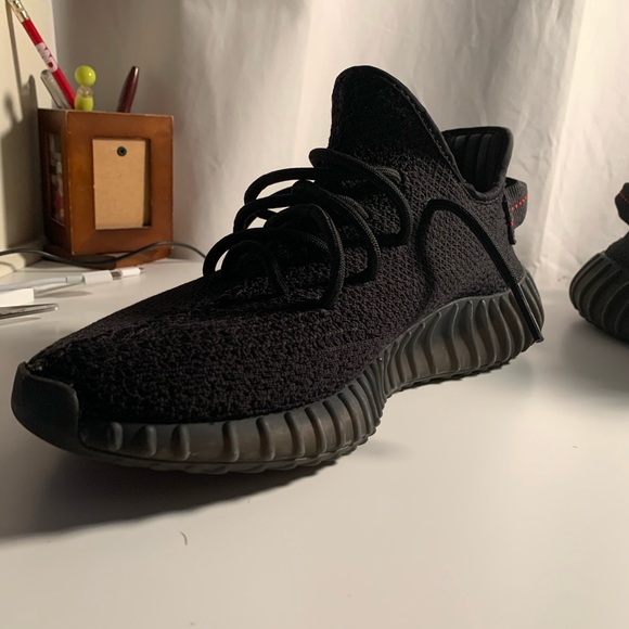 Yeezy bred V2 - Picture 3 of 6